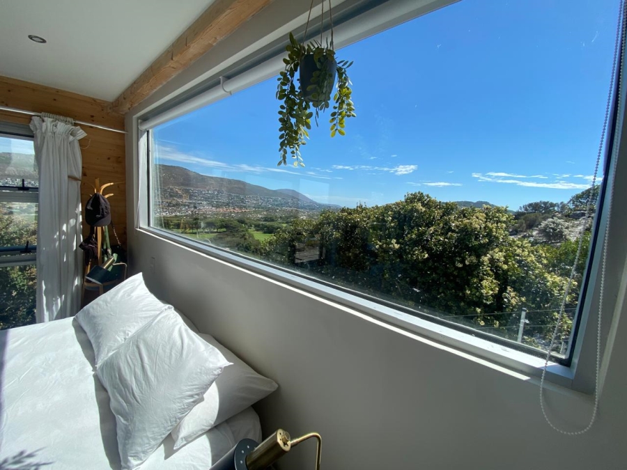 3 Bedroom Property for Sale in Clovelly Western Cape